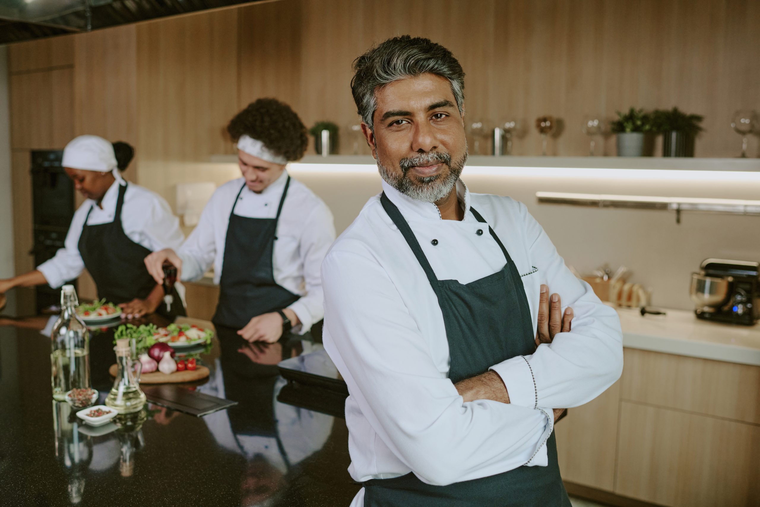 How to Hire Halal Chefs for Weddings and Large Events